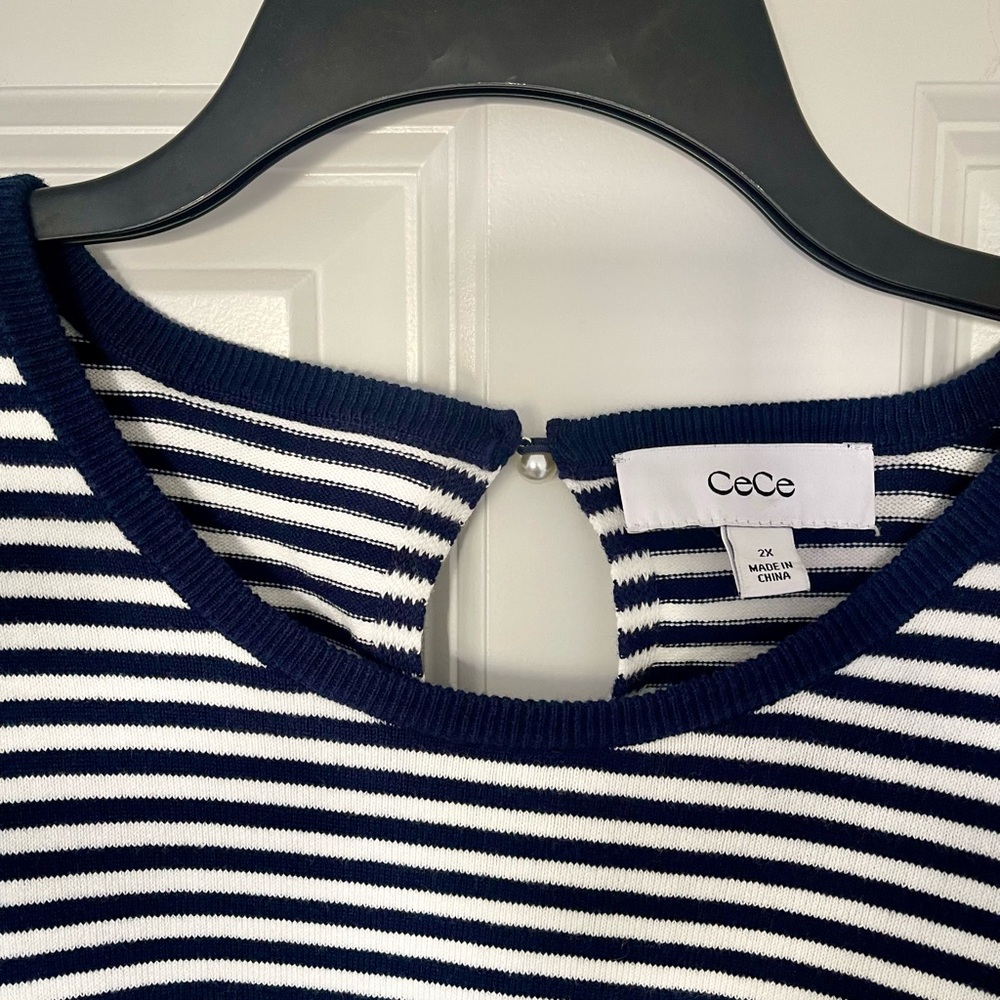 🆕 CeCe Tipped Puff Navy and White sweater sz. 2X - Picture 4 of 5